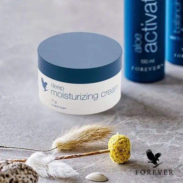 کرم دیپ موسترایزینگ فوراور برای آبرسانی عمیق پوست