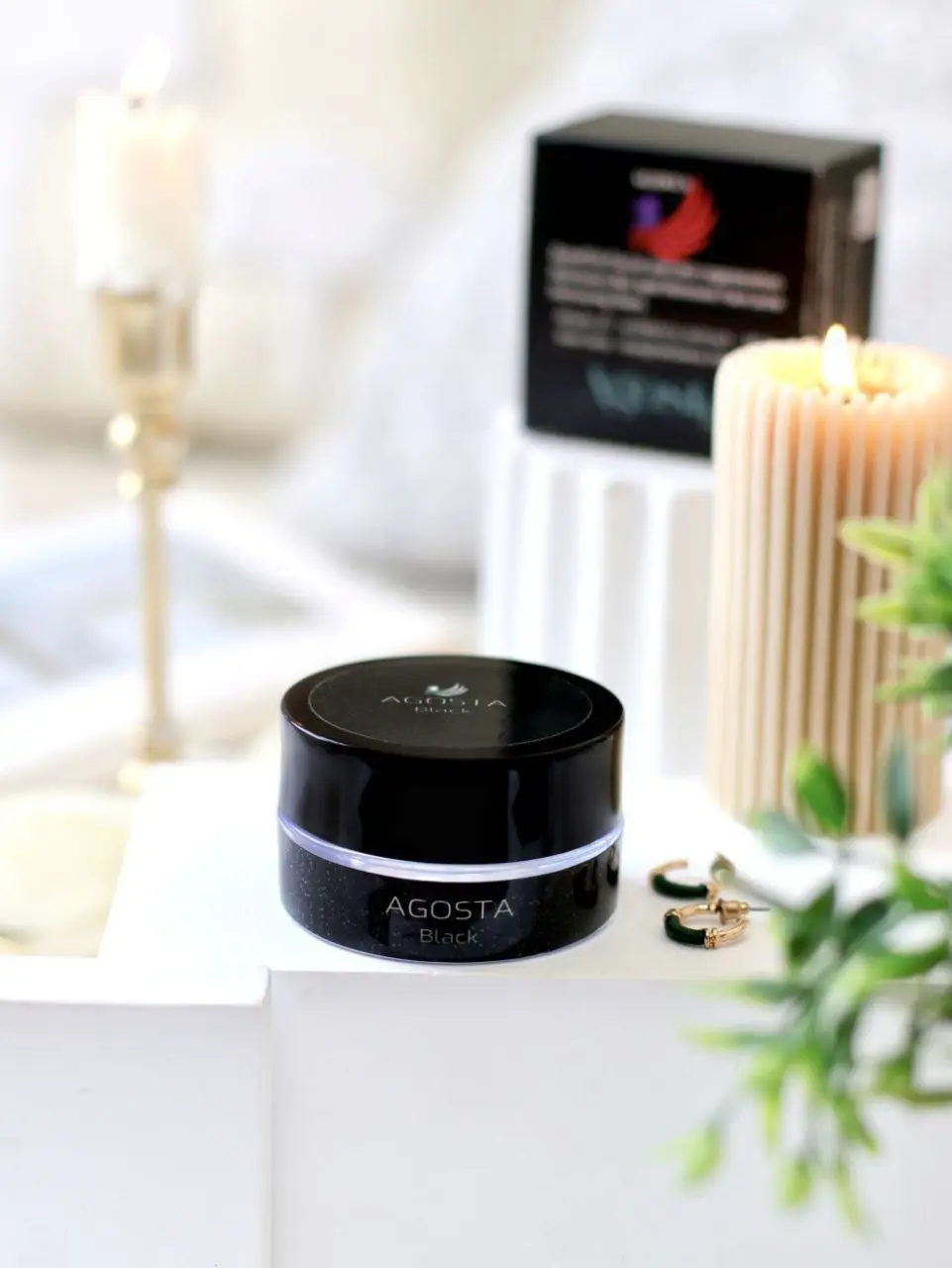 کرم آگوستا بلک وی آی پی برای رفع لک، روشن شدن و کاهش جوش‌های پوست صورت